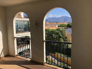Piso en venta en Puerto de la Duquesa en Manilva