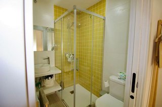 Piso en venta en La Carihuela en Torremolinos