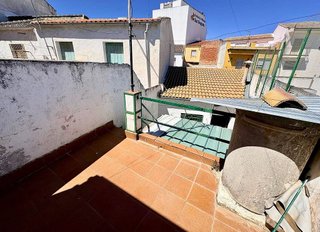Casa adosada en venta en Torreperogil