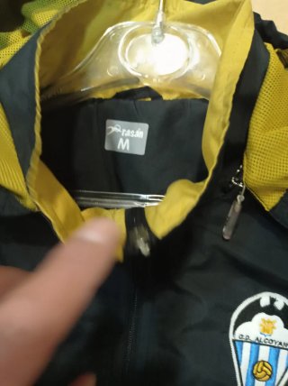 Chandal C.D Alcoyano Rasan Negro y Dorado