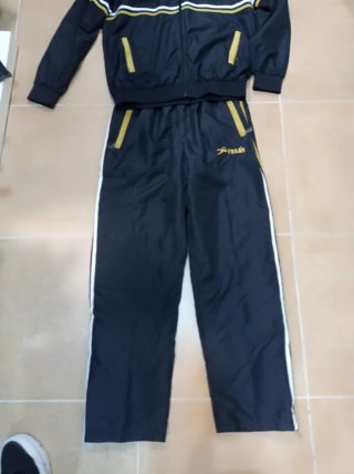 Chandal C.D Alcoyano Rasan Negro y Dorado