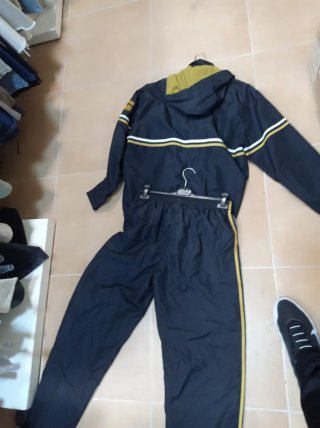 Chandal C.D Alcoyano Rasan Negro y Dorado