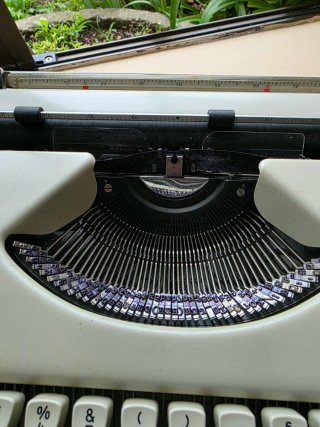 Máquina de escribir Olympia Splendid 33