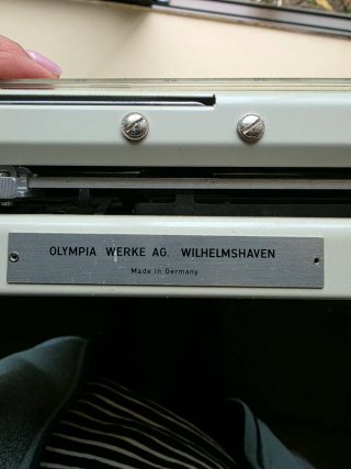 Máquina de escribir Olympia Splendid 33