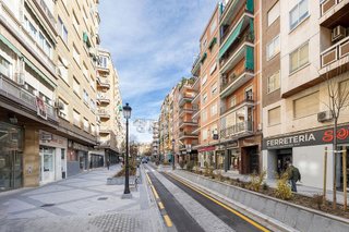 Piso en venta en Camino de Ronda - Rosaleda en Granada