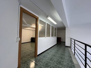 Local comercial en alquiler en Singuerlín - Can Franquesa - Les Oliveres en Santa Coloma de Gramanet