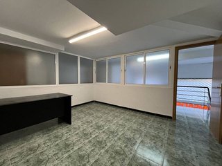 Local comercial en alquiler en Singuerlín - Can Franquesa - Les Oliveres en Santa Coloma de Gramanet