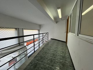 Local comercial en alquiler en Singuerlín - Can Franquesa - Les Oliveres en Santa Coloma de Gramanet
