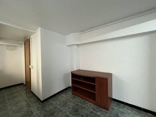 Local comercial en alquiler en Singuerlín - Can Franquesa - Les Oliveres en Santa Coloma de Gramanet