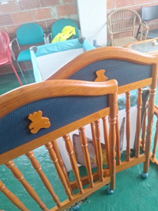 Cuna madera + cuna de viaje