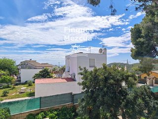 Chalet en venta en Bellvei