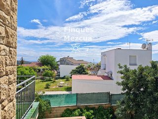Chalet en venta en Bellvei