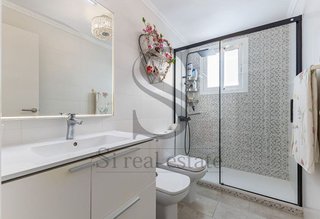 Ático en venta en Navas en Barcelona