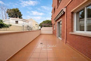 Piso en venta en Lluminetes en Castelldefels