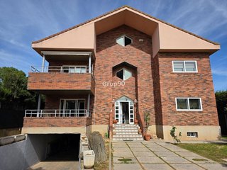 Chalet en venta en Joc de la Bola - Camps d'Esports - Ciutat Jardí - Montcada en Lleida