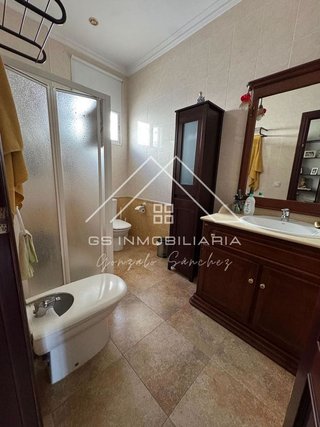 Chalet en venta en Cabra