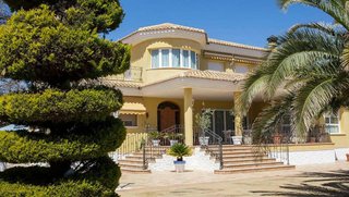 Chalet en venta en Yecla