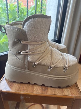 Botas beige forradas talla 41, 26 cm