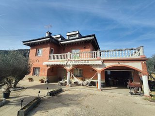 Chalet en venta en Corbera de Llobregat