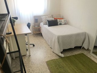 Piso en venta en La Goleta - San Felipe Neri en Málaga