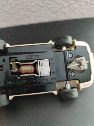 Coche Scalextric Porsche Carrera RS 4051