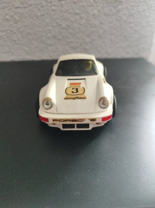 Coche Scalextric Porsche Carrera RS 4051