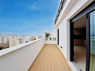 Ático en venta en Parque Mediterráneo - Santa Paula en Málaga