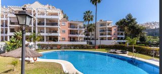 Piso en venta en Los Naranjos - Las Brisas en Marbella
