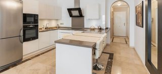 Piso en venta en Los Naranjos - Las Brisas en Marbella
