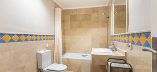 Piso en venta en Los Naranjos - Las Brisas en Marbella