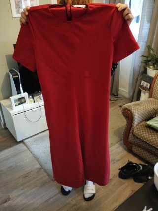Vestido midi Zara rojo talla M