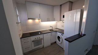 Piso en venta en Pradolongo en Madrid