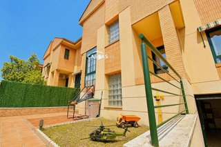 Casa adosada en venta en Fresnos en Torrejón de Ardoz