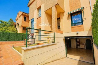 Casa adosada en venta en Fresnos en Torrejón de Ardoz