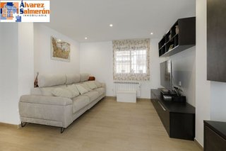 Casa adosada en venta en Zubia (La)