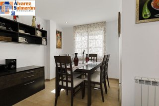 Casa adosada en venta en Zubia (La)