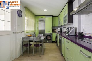 Casa adosada en venta en Zubia (La)