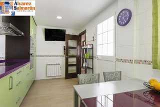 Casa adosada en venta en Zubia (La)