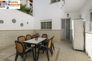 Casa adosada en venta en Zubia (La)