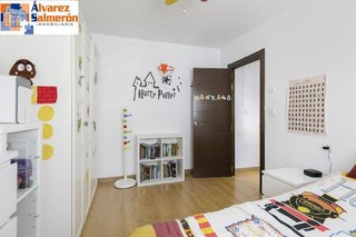 Casa adosada en venta en Zubia (La)