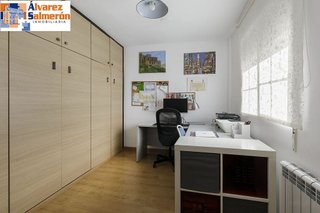 Casa adosada en venta en Zubia (La)