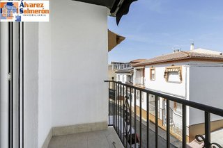 Casa adosada en venta en Zubia (La)