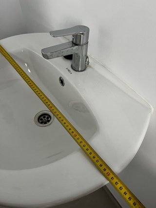 Lavabi LAKUA grande sospeso con rubinetto