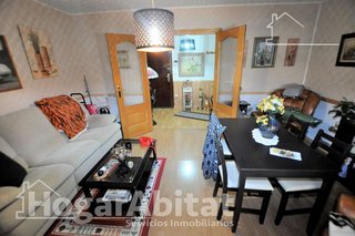 Piso en venta en La Llum en Valencia