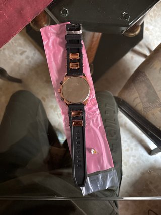 Reloj Rclock Negro y Dorado