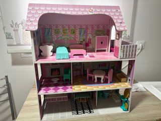 Casita de muñecas rosa