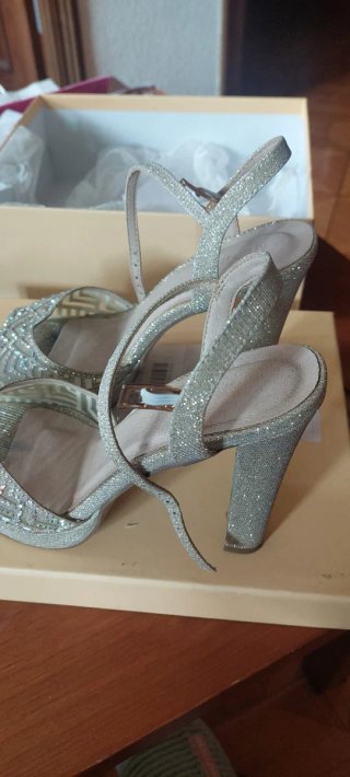 Sandalias doradas tacón plataforma talla 38