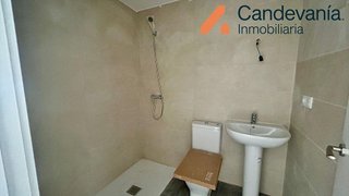 Casa adosada en venta en Zuera