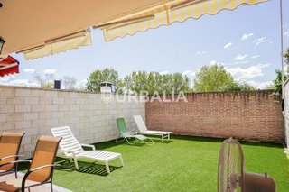 Casa adosada en venta en Las Lomas en Seseña