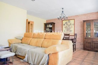 Casa adosada en venta en Las Lomas en Seseña